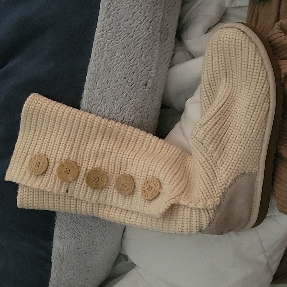 Women Ugg knitting  boots 👢